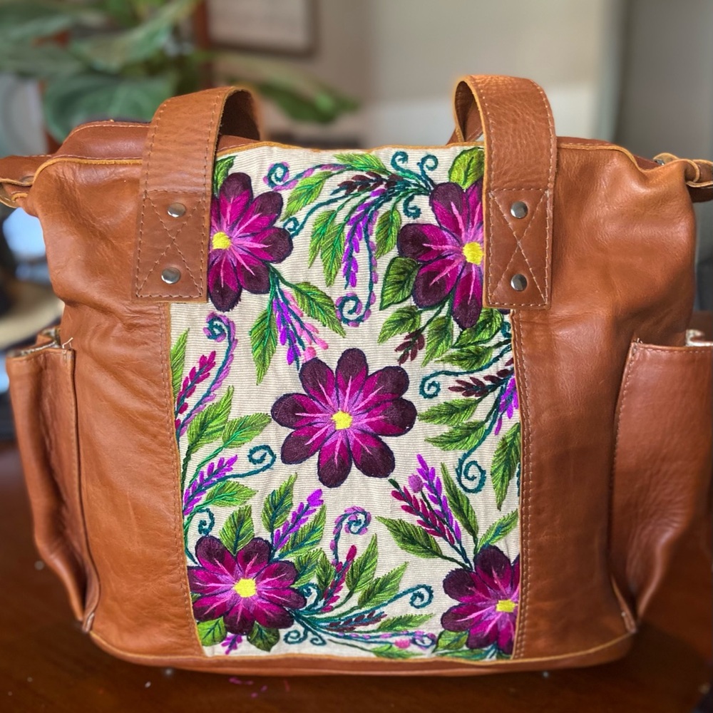 Nena and Co. Blooms CDB